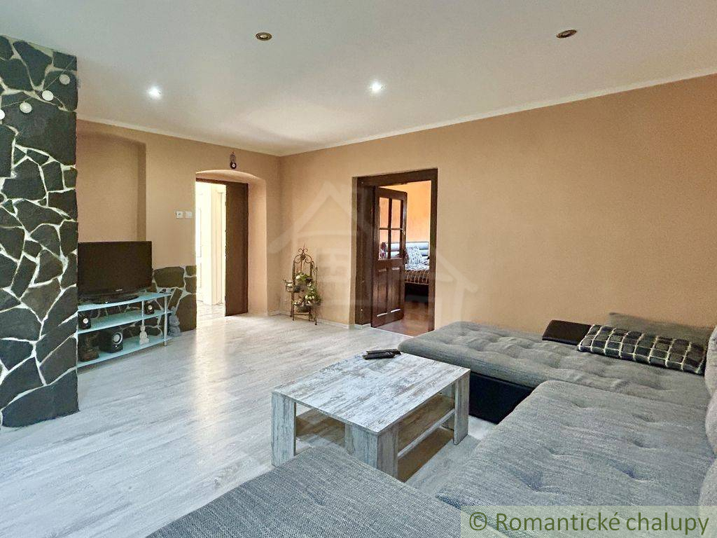 NOVÁ CENA - Polosamota s priestranným domom a malým rybník - 11