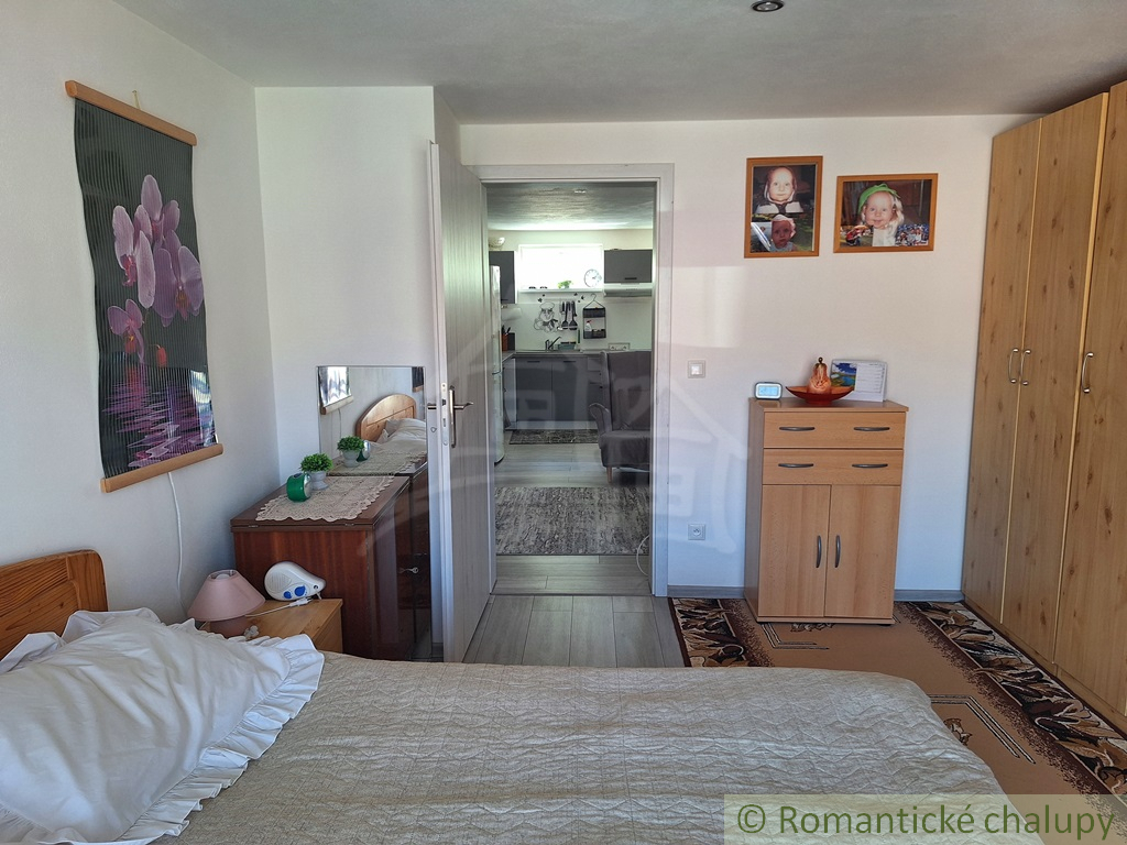 Rozostavaná chalupa pri potoku v malebnej dedinke na Lipto - 11