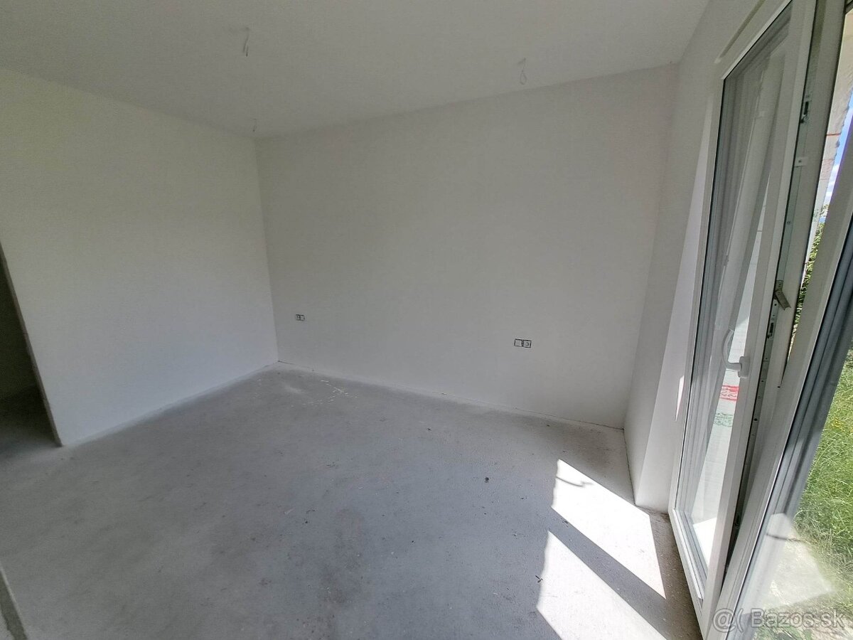 5 izbový rodinný dom, Valča - 11