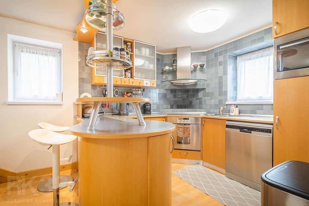 TOP ponuka: Priestranný dom s nádherným pozemkom - 11