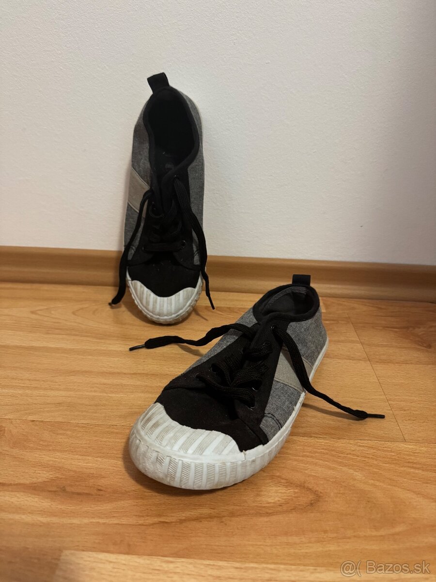 Topánky - 13 párov - 11