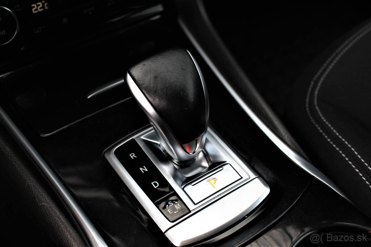 Infiniti QX 30 2.2D 4x4 7 AT Premium AWD, 360° kamera, Merce - 11