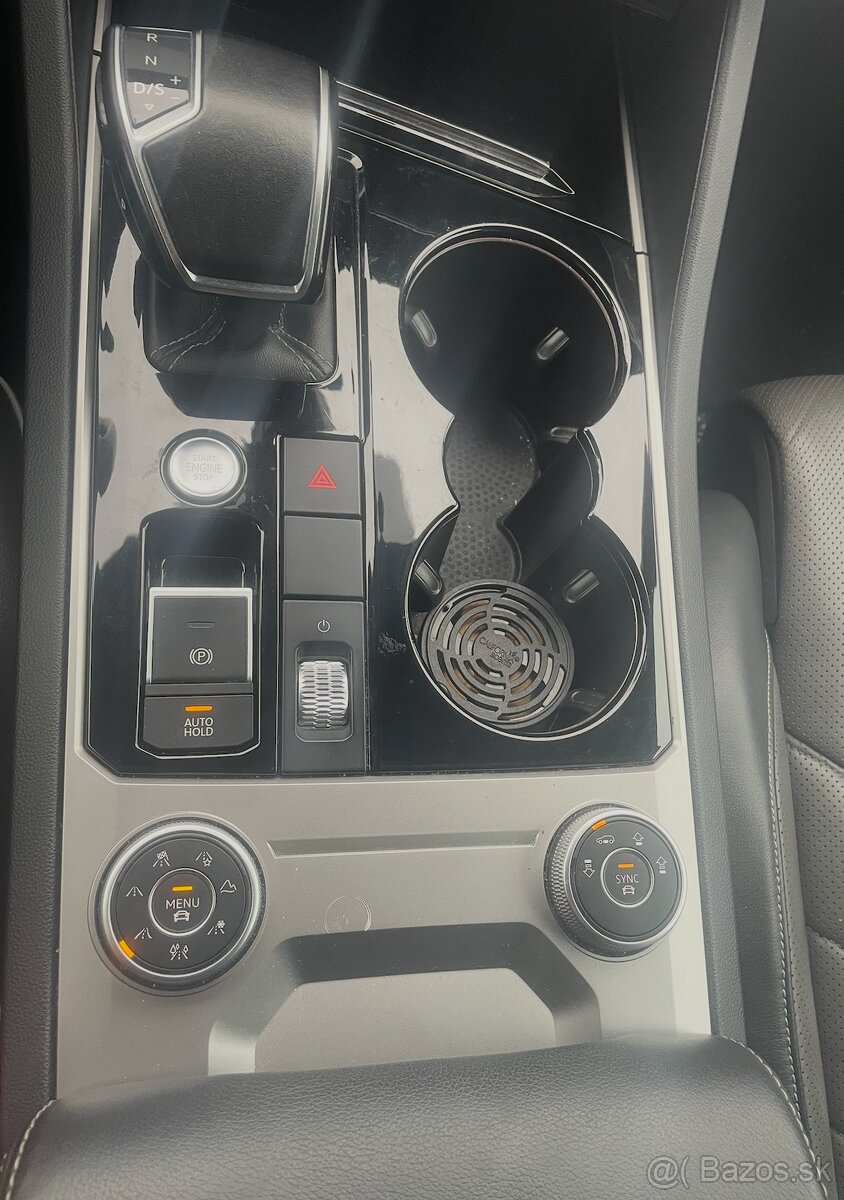 VW Touareg 4x4,Webasto,kamera,nočné videnie,asistenty - 11