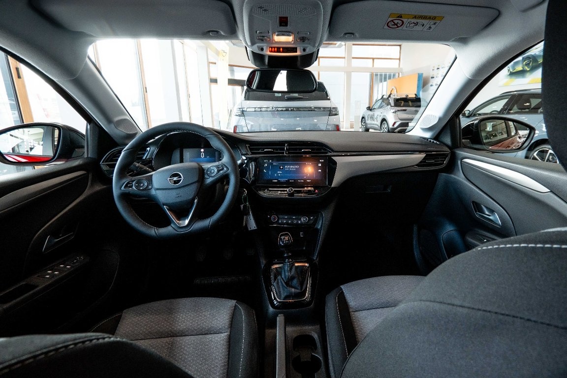 Opel Corsa Edition 1,2T 100k MT6 - 11