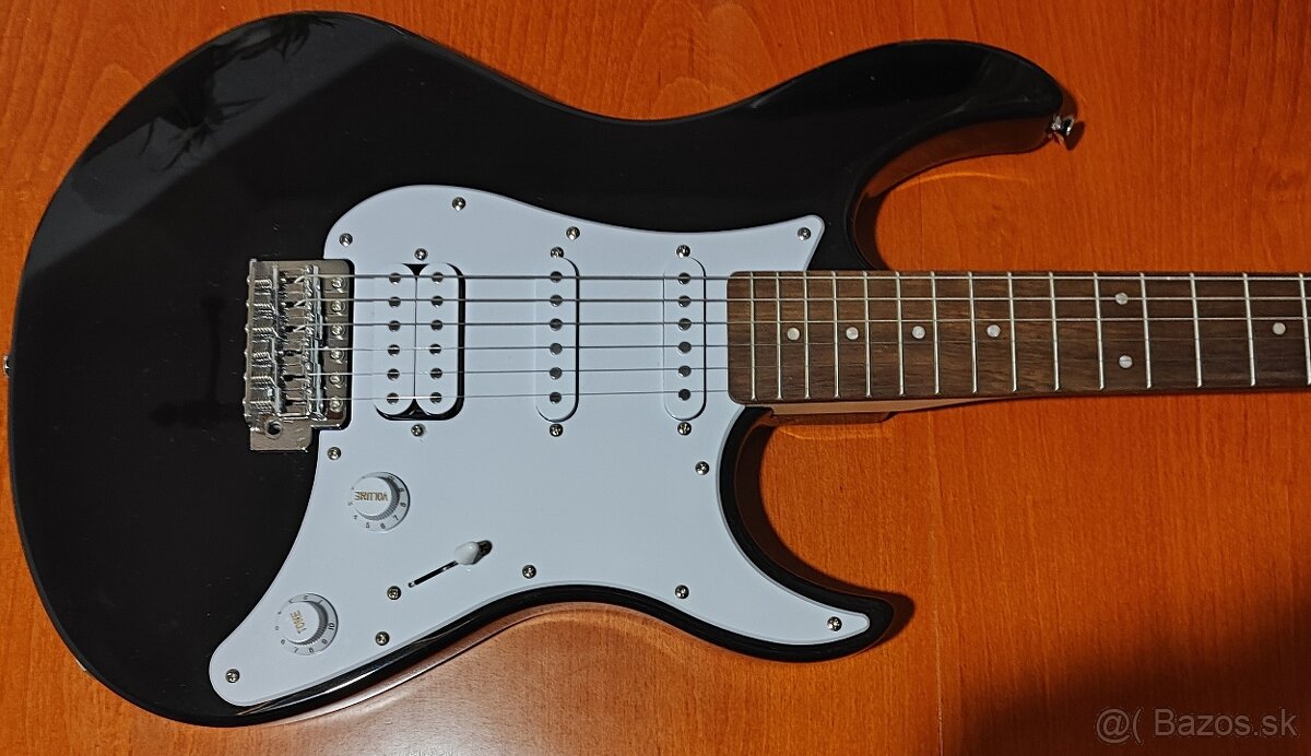 Yamaha EG 112 GPII HII Black Elektrická gitara - 11