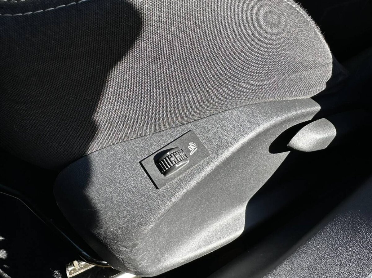 Peugeot 2008 1.2 PureTech Style - 11