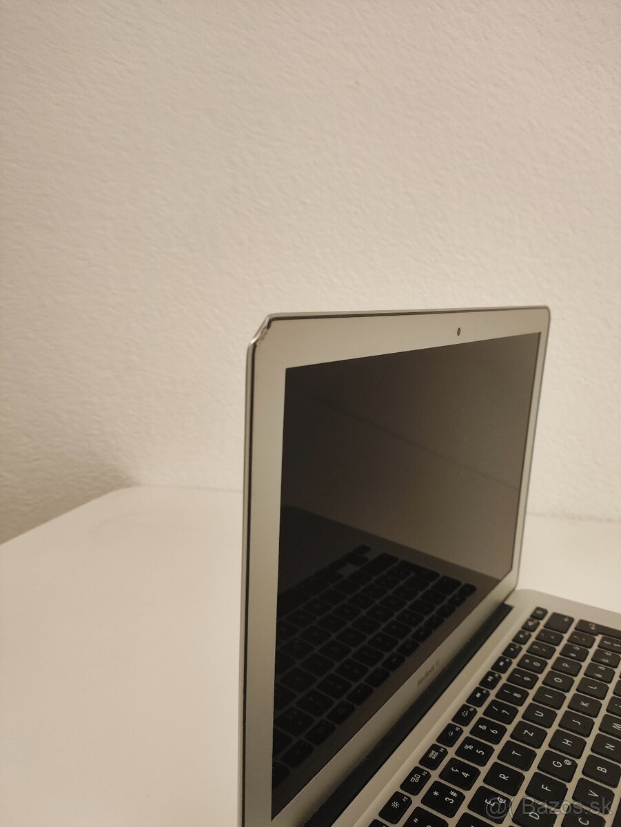 MacBook Air A1466 2017 | i5 | 8 GB RAM | 128 GB SSD - 11