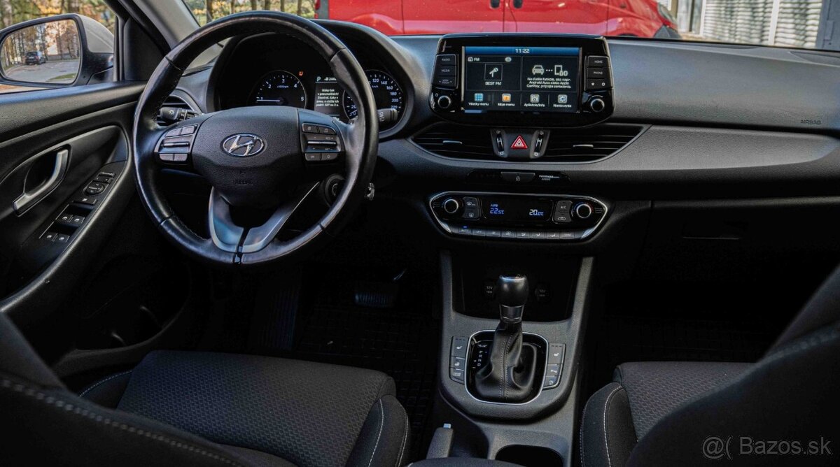 Hyundai i30 CW 1.6 CRDi Classic DTC - 11