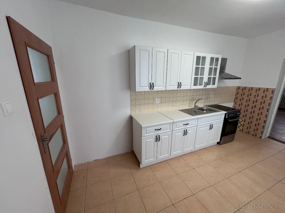 Veľký rodinný dom na predaj - Kysucké Nové Mesto - Ochodnica - 11