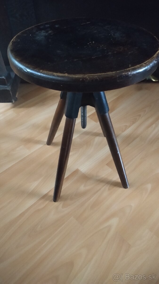 Klavír PETROF s klavírnou stoličkou ZADARMO - 11