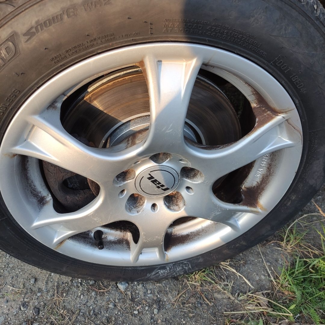 Škoda Roomster 1.6 16V MPI benzín červená - 11