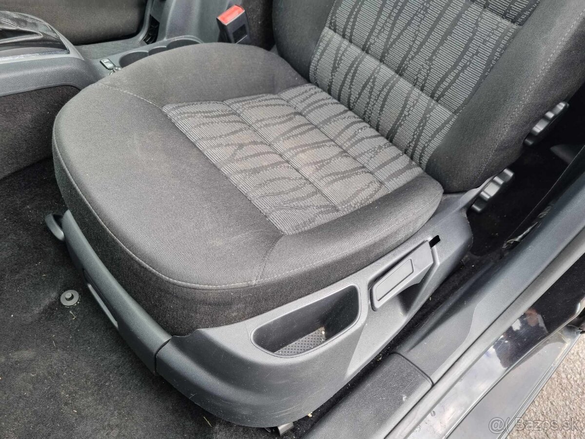 ROZPREDAM SKODA OCTAVIA II facelift na náhradné diely - 11