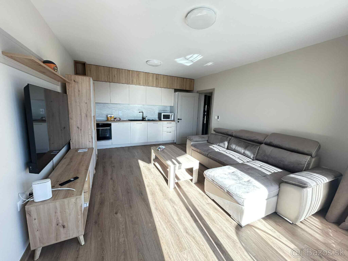 Dvojizbový byt v meste Ravda - 11