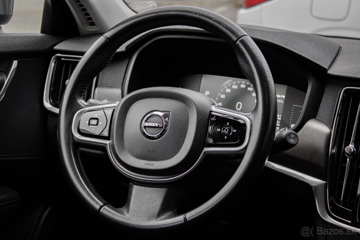 Volvo V90 D4 2.0L Momentum Cross Country - 11