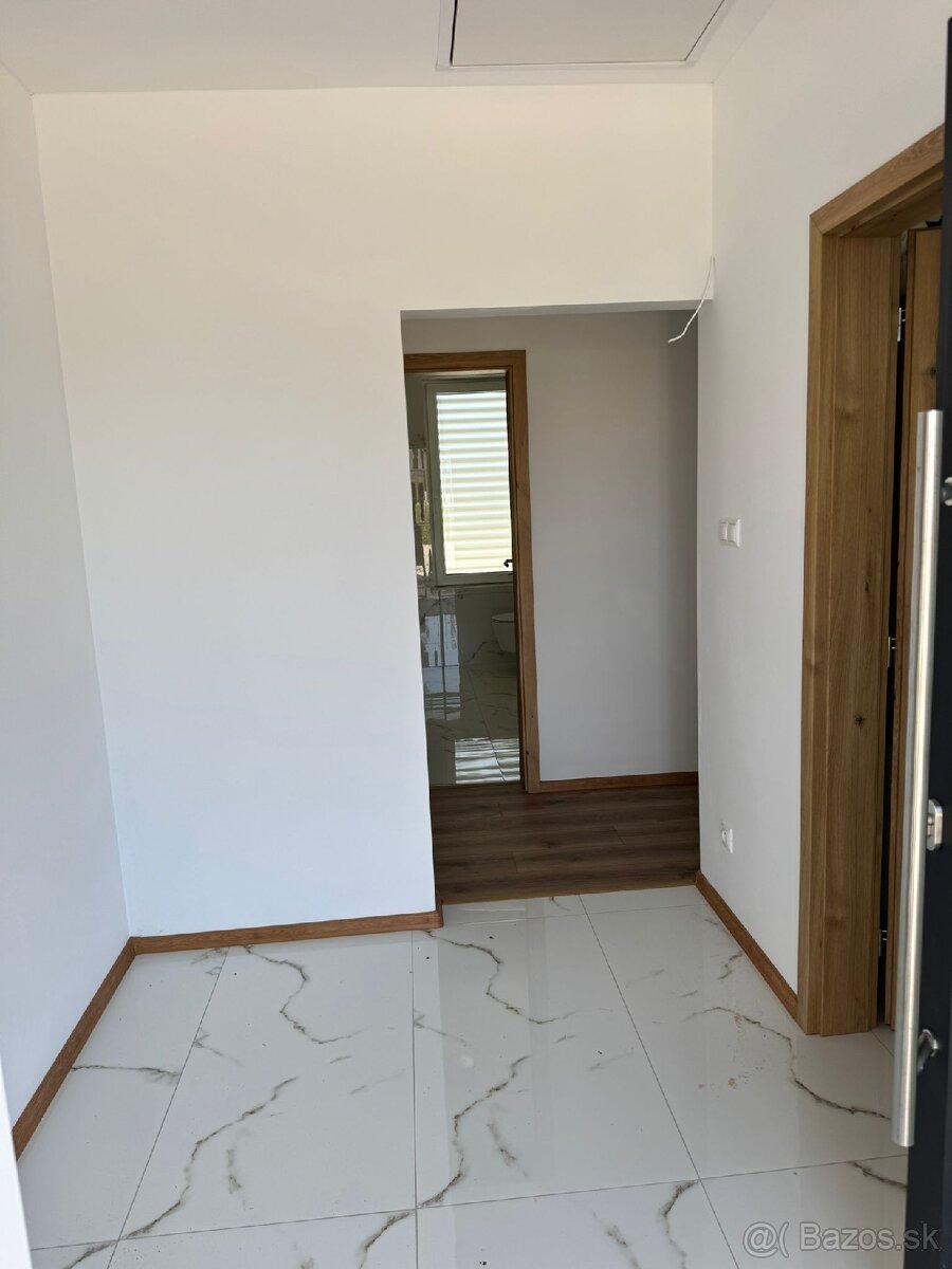 NOVOSTAVBA 4 IZBOVÉHO RODINNÉHO DOMU V ŠTANDARDE, A0+ - 11