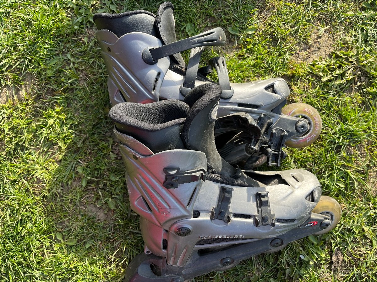 Korčule lyže, skateboard, prilby - 11