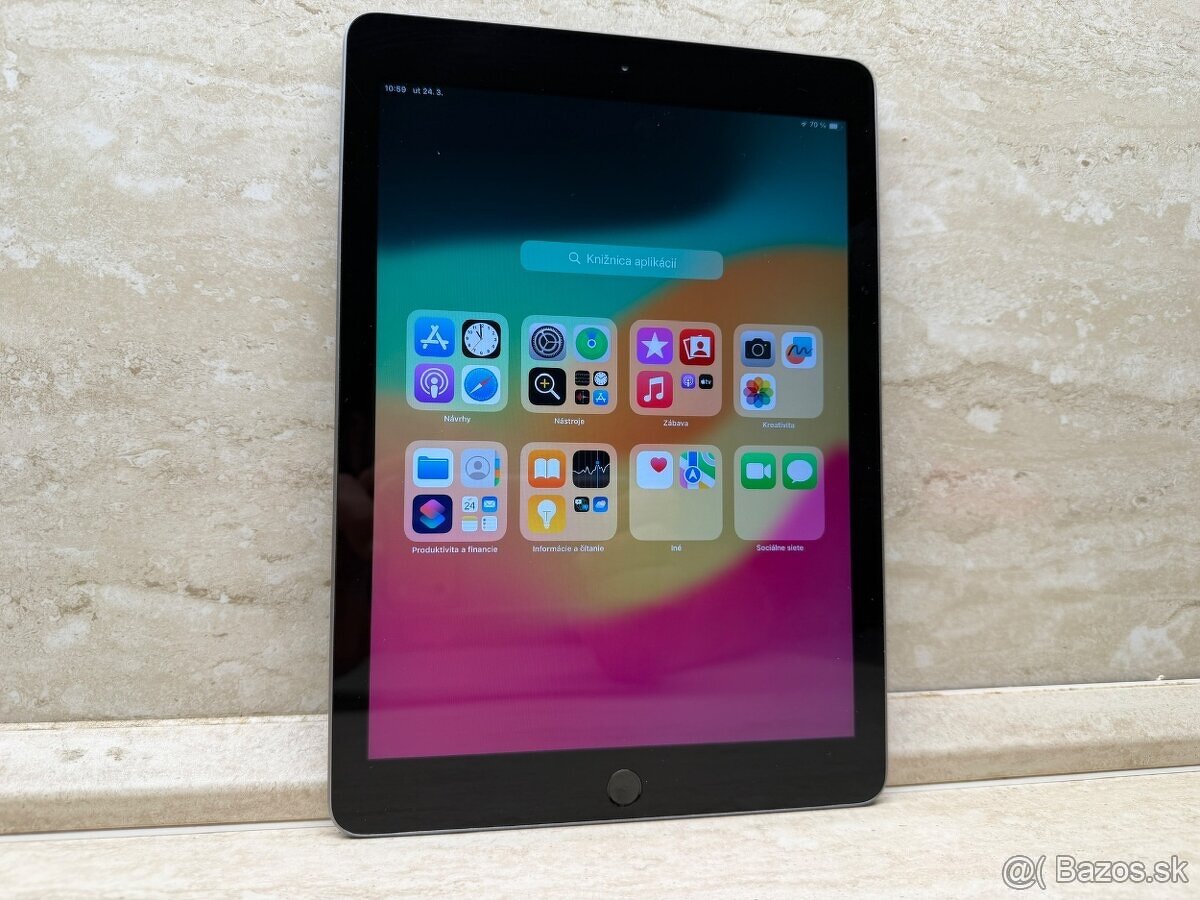 iPad 6. Gen 9.7 Wi-Fi 32GB Space Gray - 11