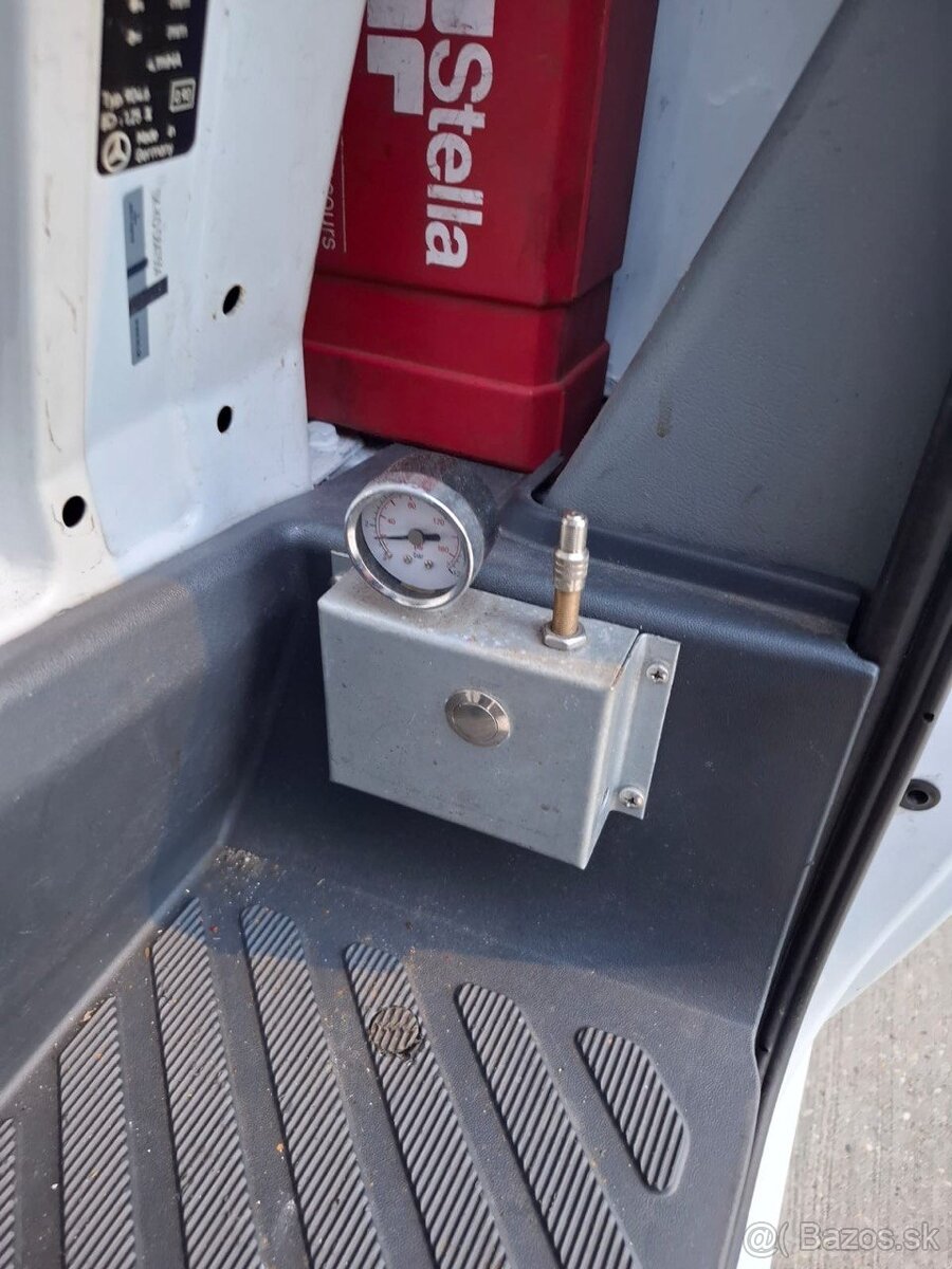 Predam Mercedes-Benz odťahove vozidlo - 11