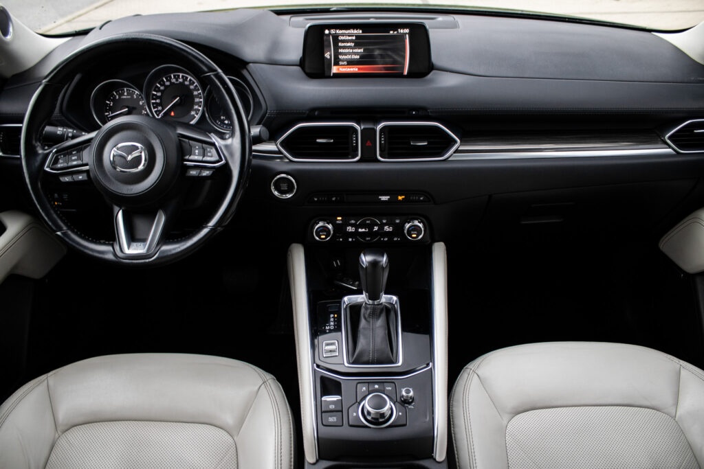 Mazda CX-5 2.5 Skyactiv-G194 Revolution, 143kW (2017) - 11