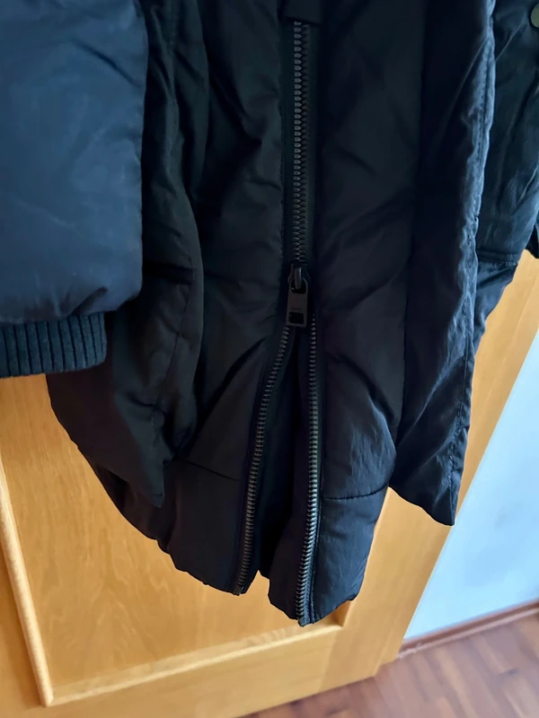 ČIERNA ZIMNÁ BUNDA zn.ESPRIT L/XL - 11