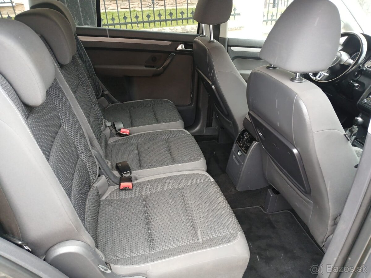 VOLKSWAGEN TOURAN 77kW 2011 - 11