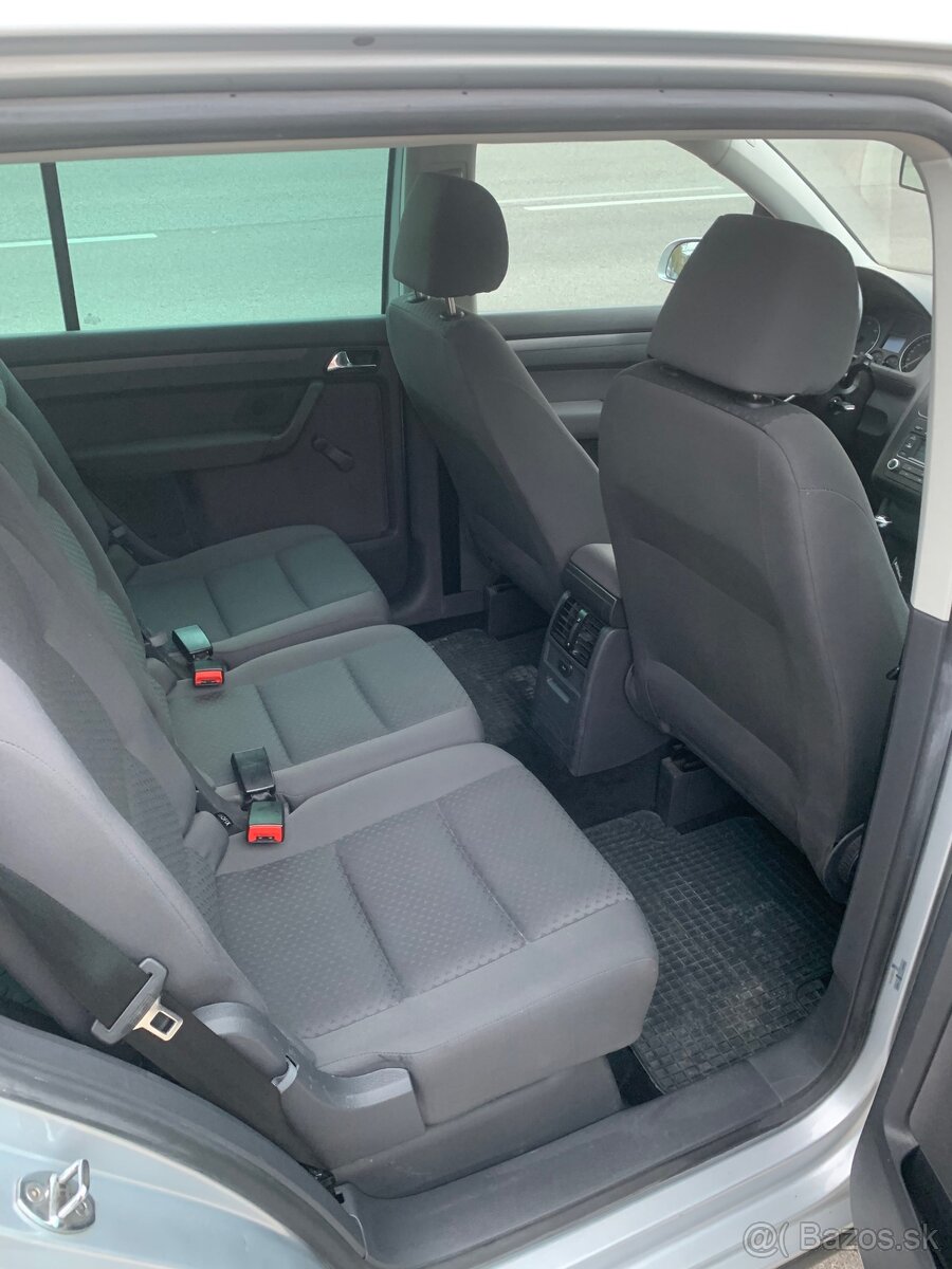 VW Touran 1.9 TDI, 77 kW, 5 miestny, 2006, naj. 123.000 km - 11
