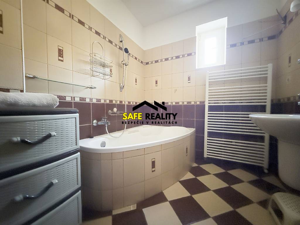 Rodinný dom s krásnym pozemkom, Žilina - Brodno - 11