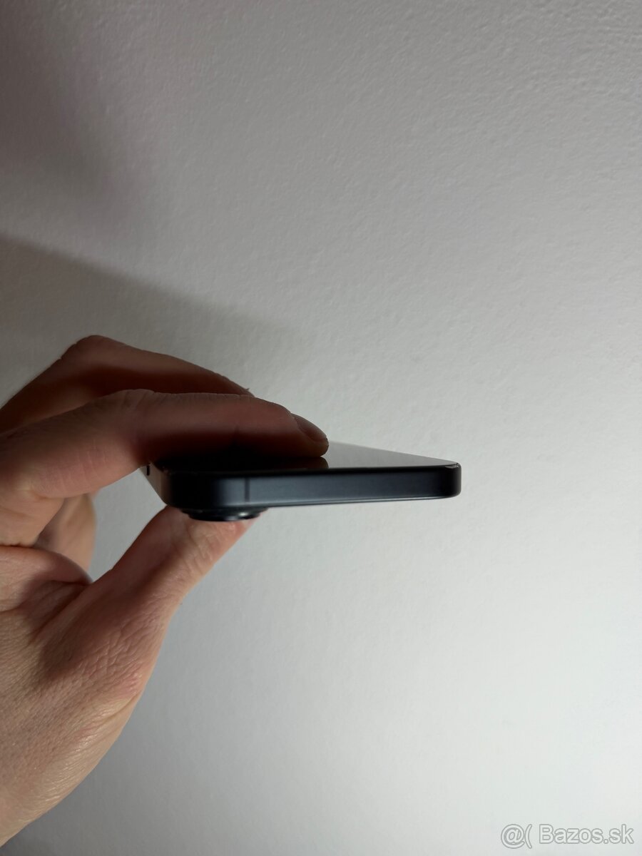 Apple iPhone 16 – 128 GB, čierny - 11