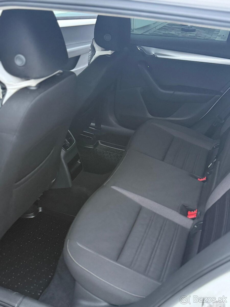 Škoda Octavia 1.6tdi - 11