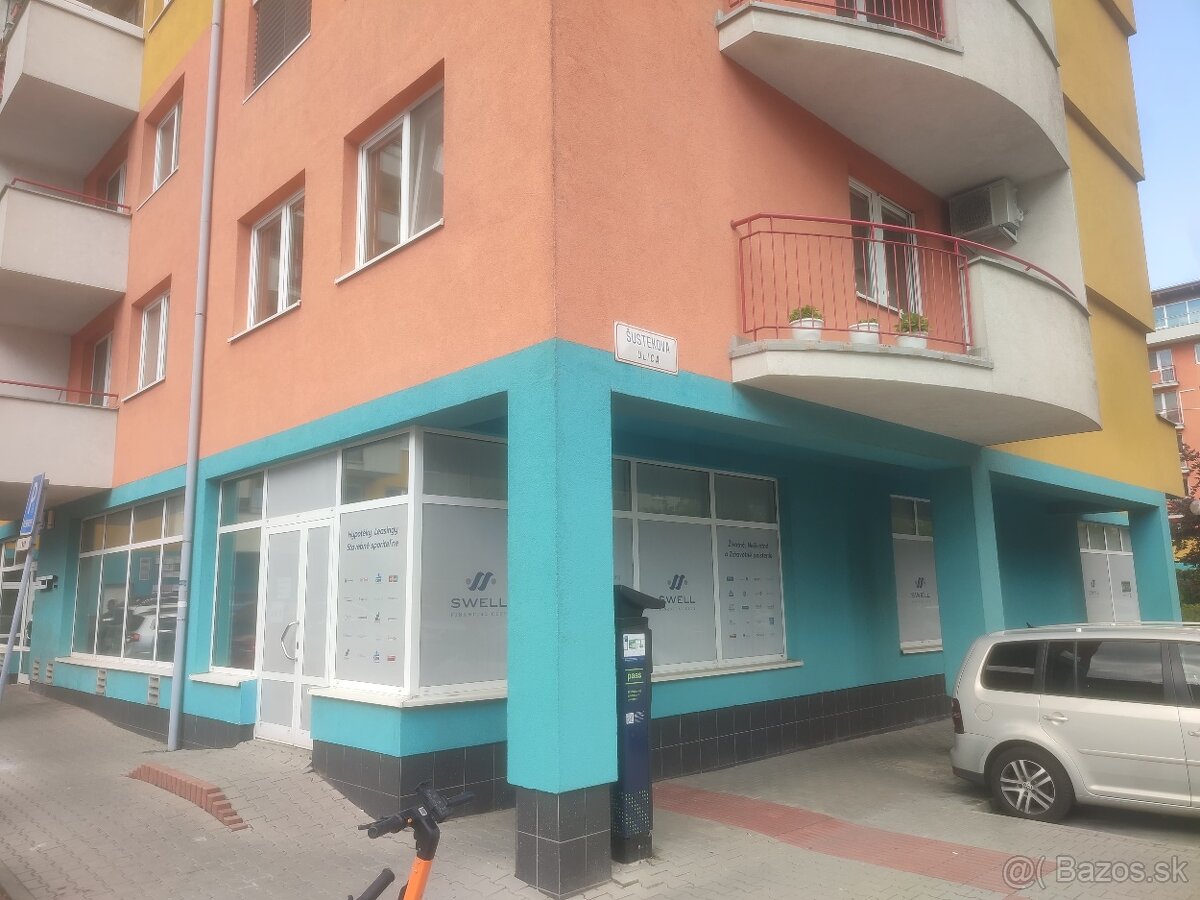 NA PREDAJ - Obchodný/Kancelársky priestor - Bratislava - 11