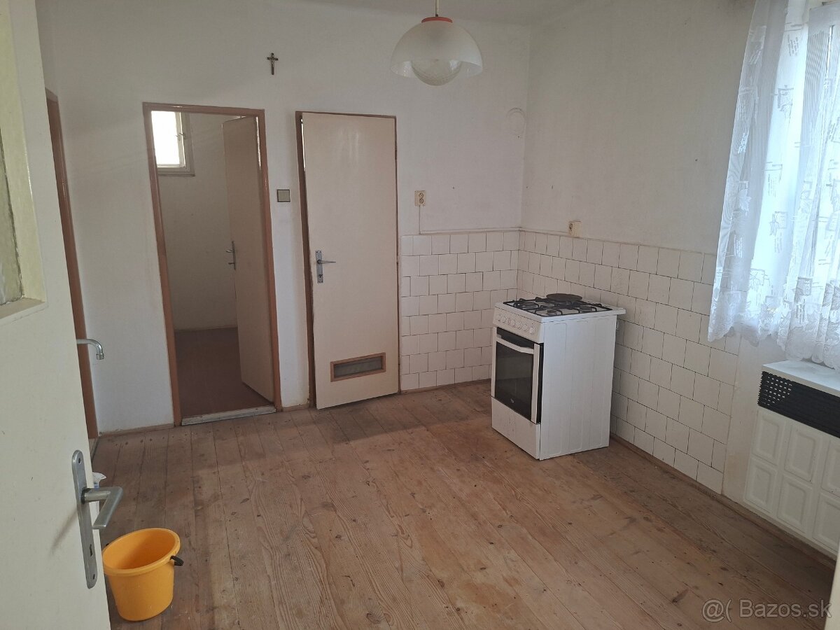 Rodinný dom Trenčianske Jastrabie 2464 m2 - 11