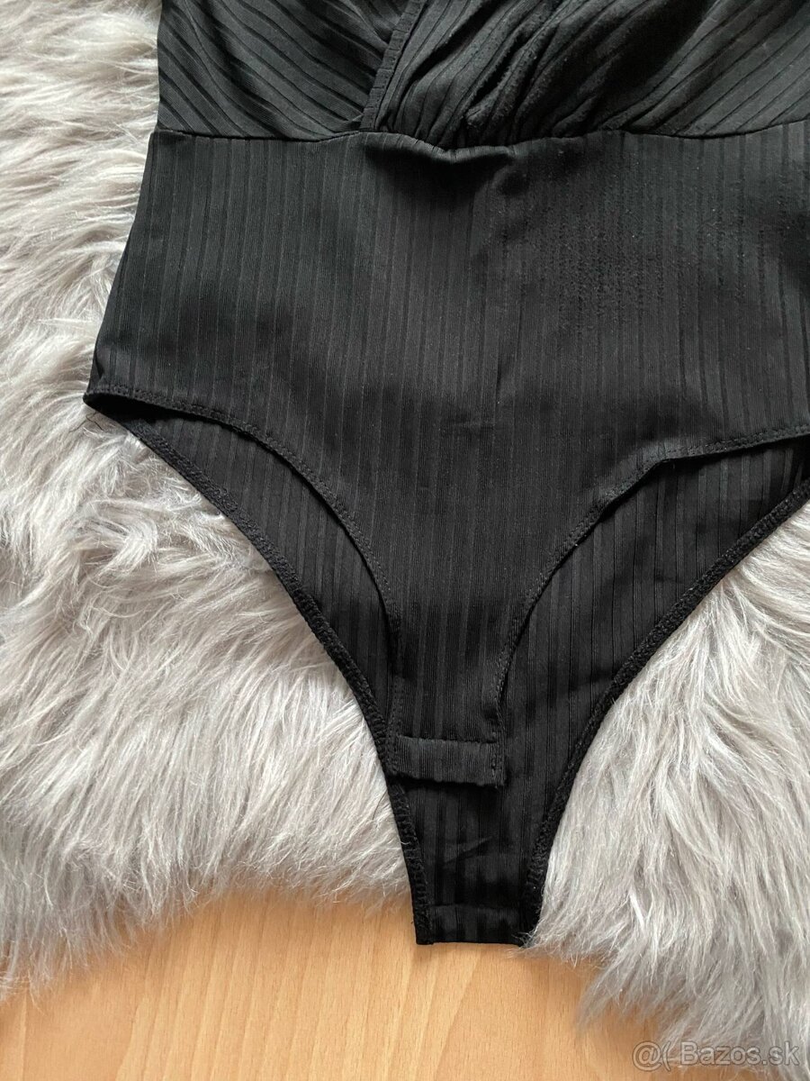 3x čierne body - 11