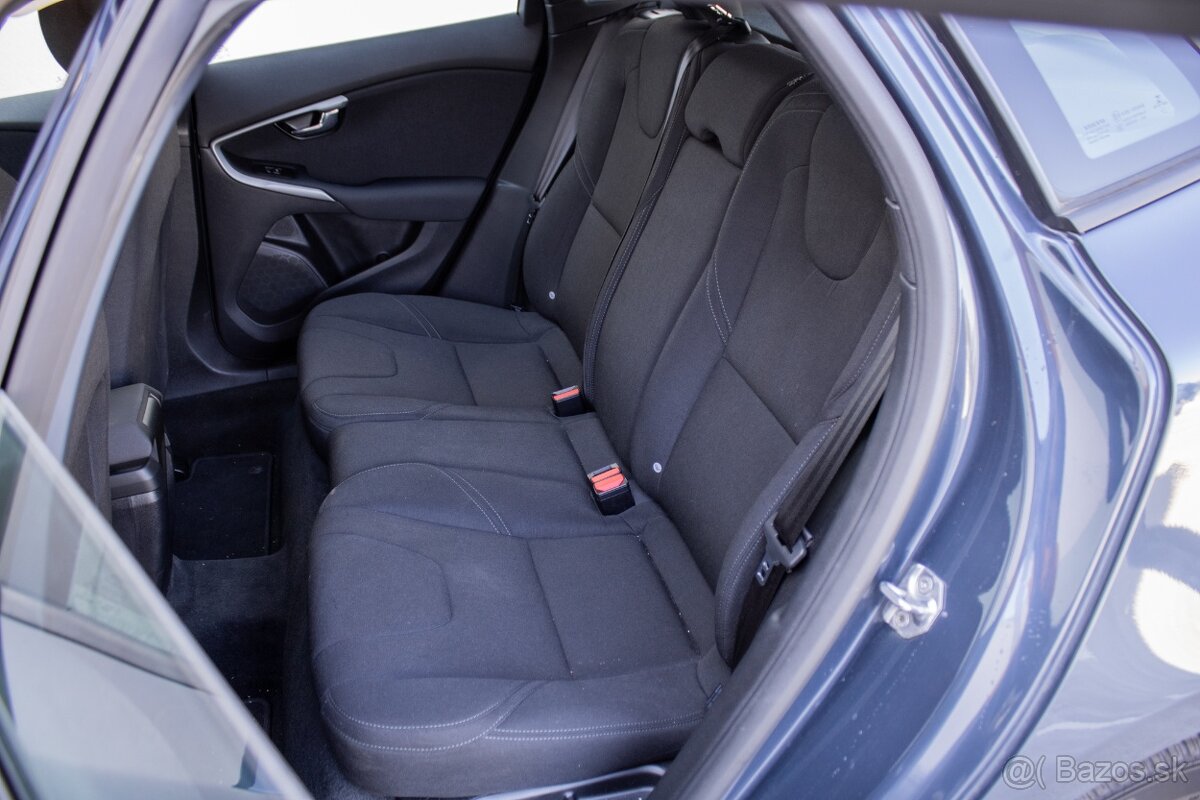 Volvo V40 D2 2.0L 88kW MT/6 2018 - 11