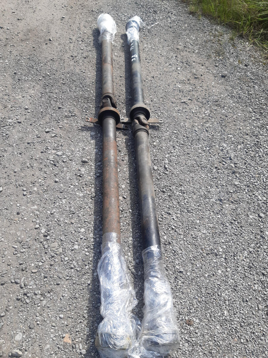 AUDI S8 D2 4.2 250kw - manuál + tiptronic - díly z vozidla - 11