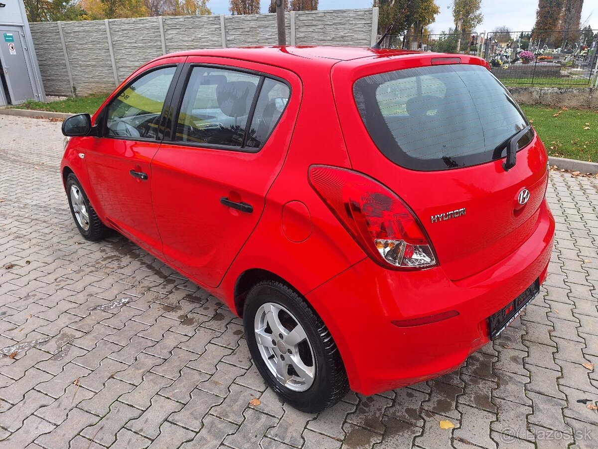HYUNDAI I20 BENZIN ROK 2013 - 11