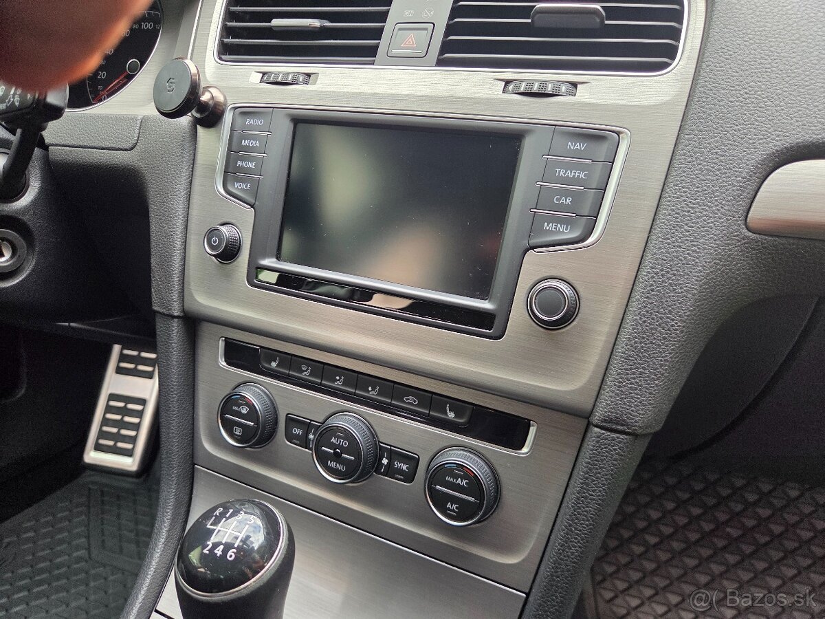 VW Golf Variant 2.0TDI 110kw R-line - 11