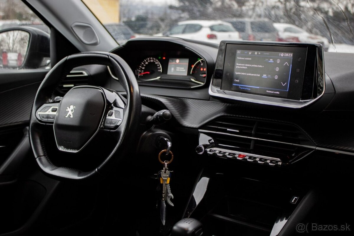 Peugeot 2008 1.2 PureTech - 11