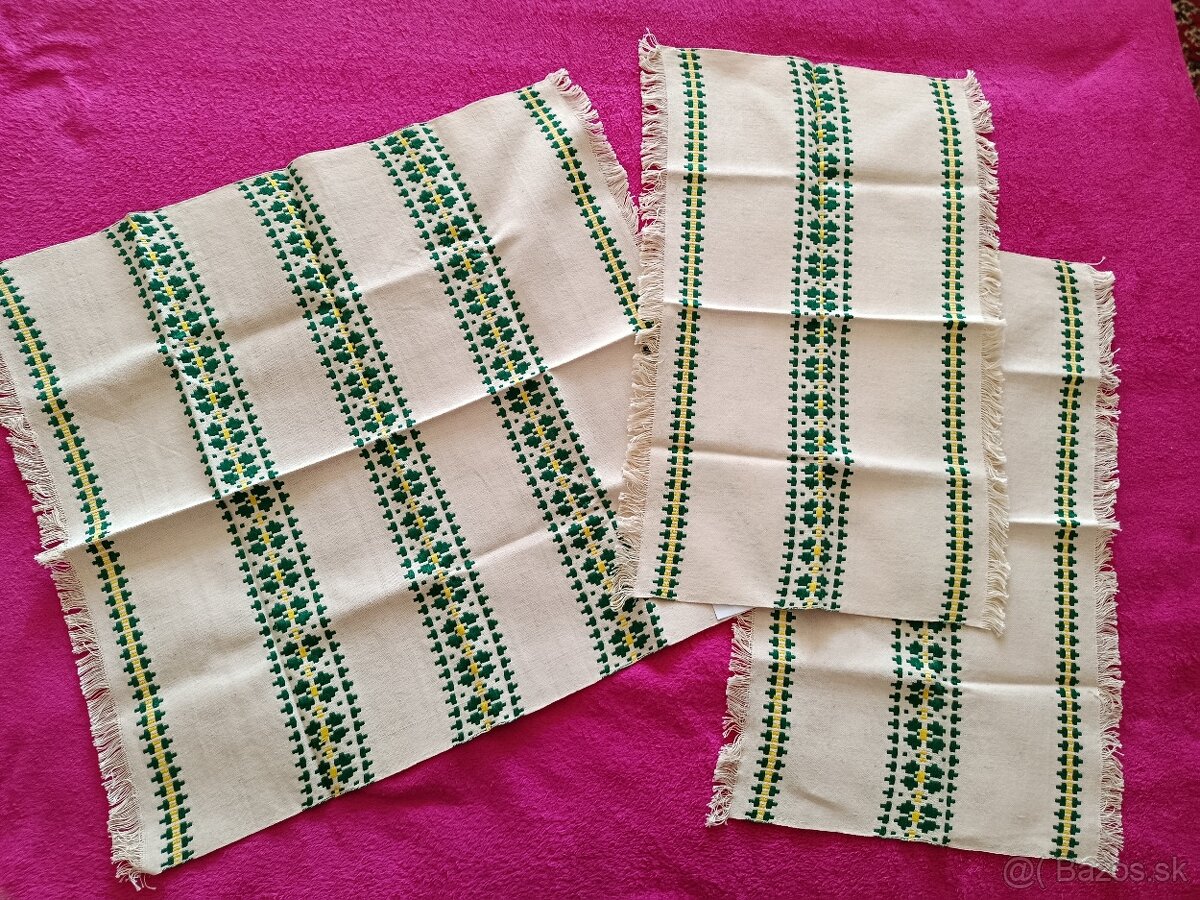 Vyšívané obrusy - 11