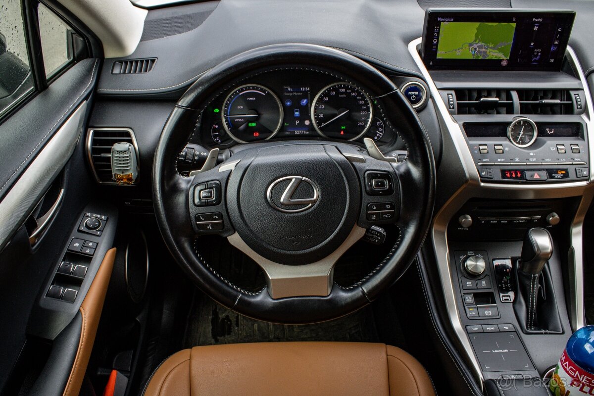 Lexus NX 300h - 11