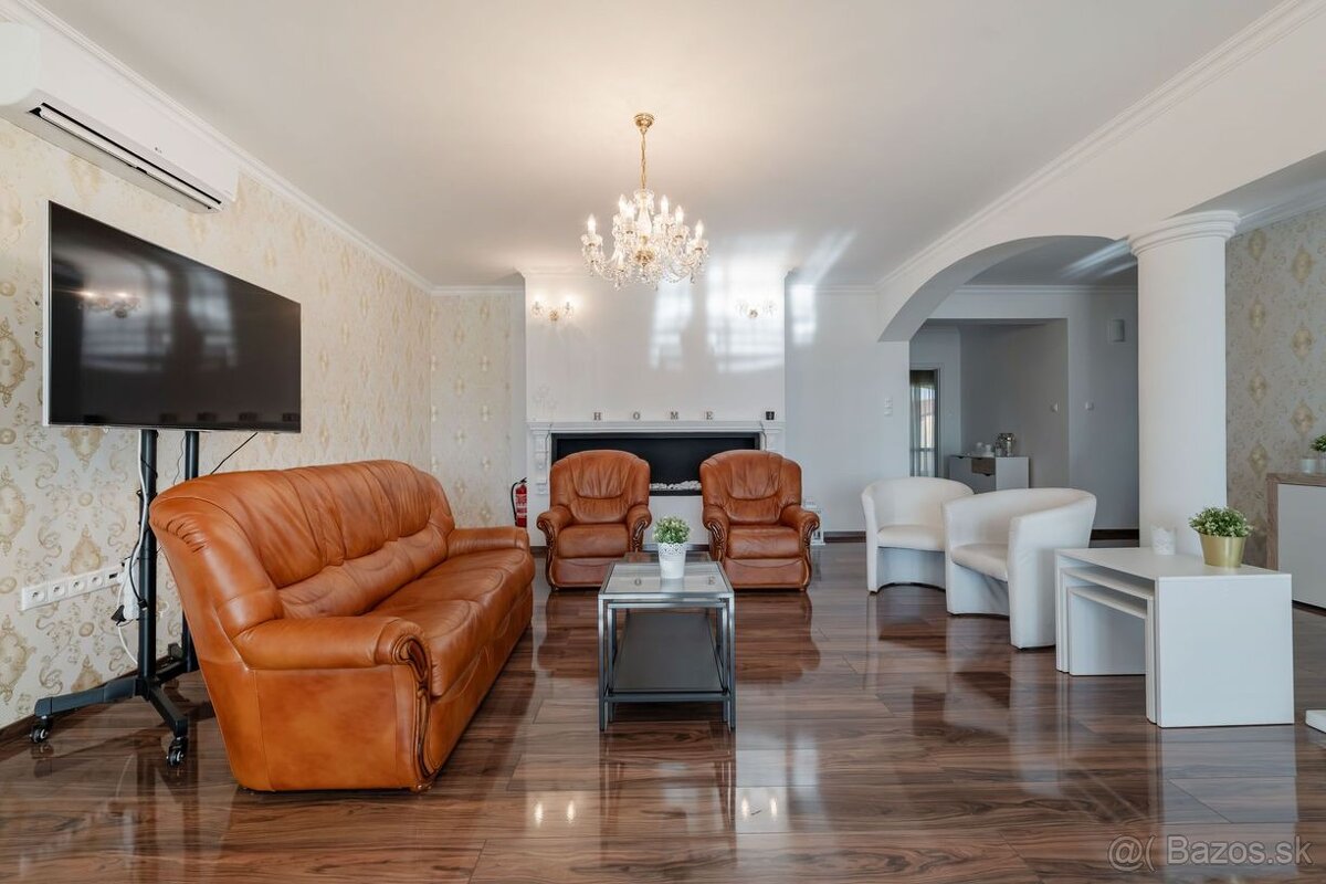 KOMÁROVCE - 4 IZBOVÝ RD 360 M2 SO SAUNOU, POZEMOK 3.629 M2 - 11