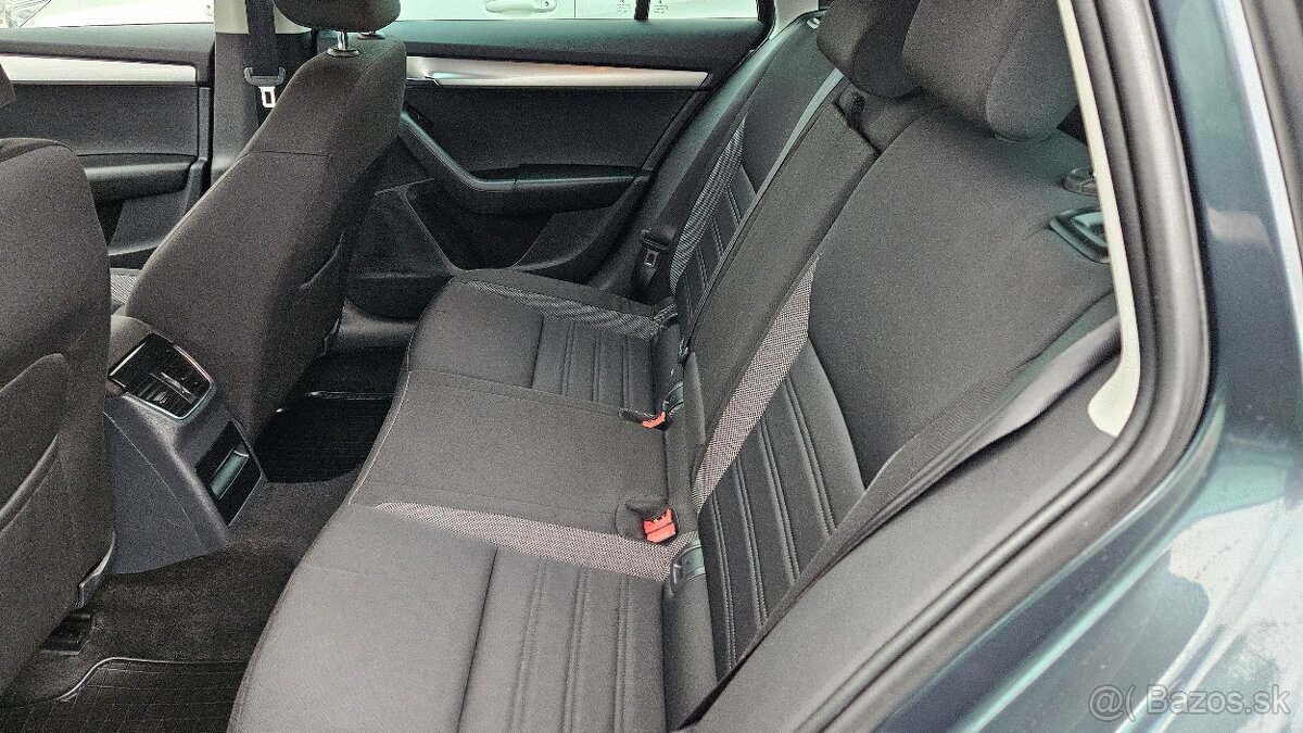Škoda Octavia Combi 1.6 TDI 115k Team DSG - 11