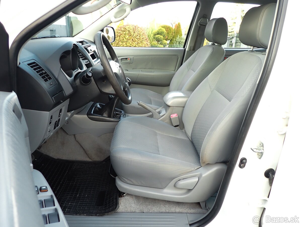 TOYOTA HILUX 2.5 D-4D 4x4 - 2011- 152tis km NAVIJAK-ŤAŽNE- - 11
