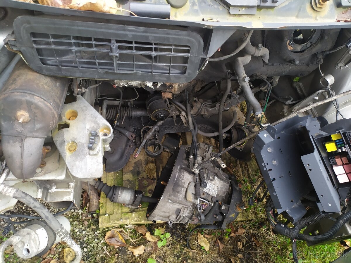 Renault trafic 2024 /25 Vivaro Primastar 1.9dci 74kw díly - 11