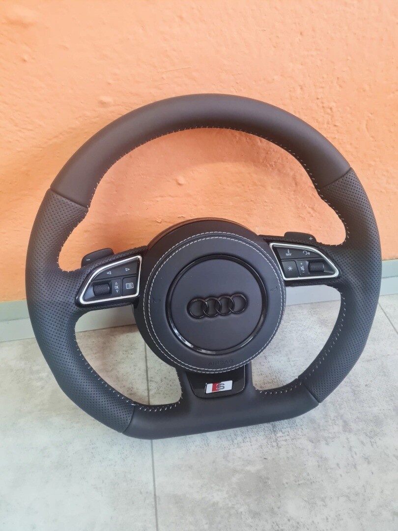 AUDI MULTIFUNKCNY VOLANT S AIRBAGOM A PADLAMI, biela niť - 11