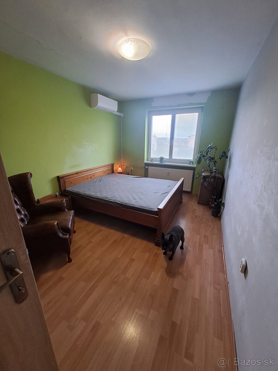 Veľkometrážny , trojizbovy byt v Čachticiach - 11