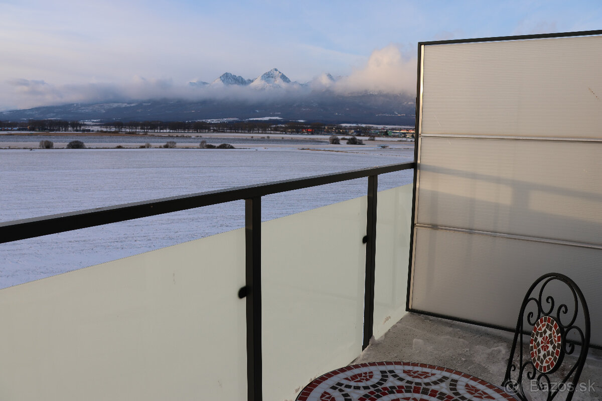 Na prenájom 1-izbový byt s logiou s výhľadom na Vysoké Tatry - 11