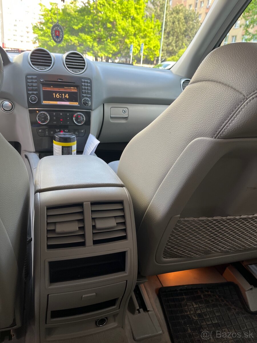 Mercedes Benz ML320 - 11