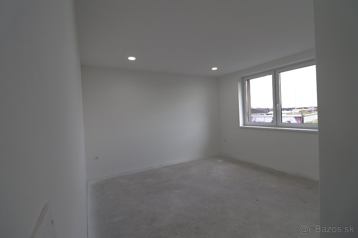 5-izbový poschodový dvojdom v širšom centre mesta - 11