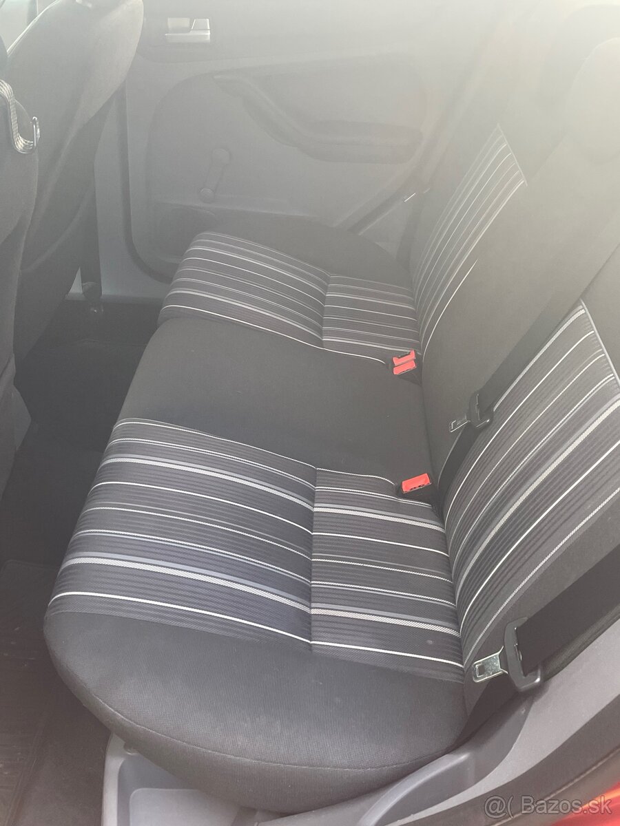 Predám Ford Focus 1.8 TDI Combi - 11