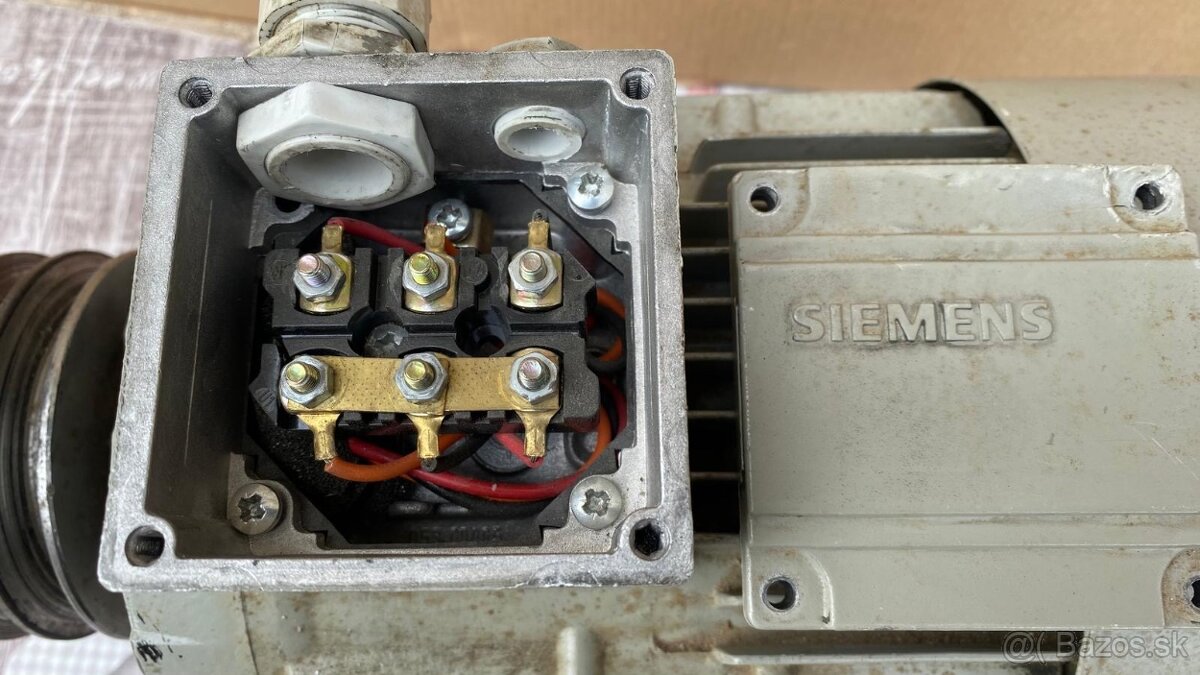 Frekvenčný menič 3kW+motor 2,2kW - 11